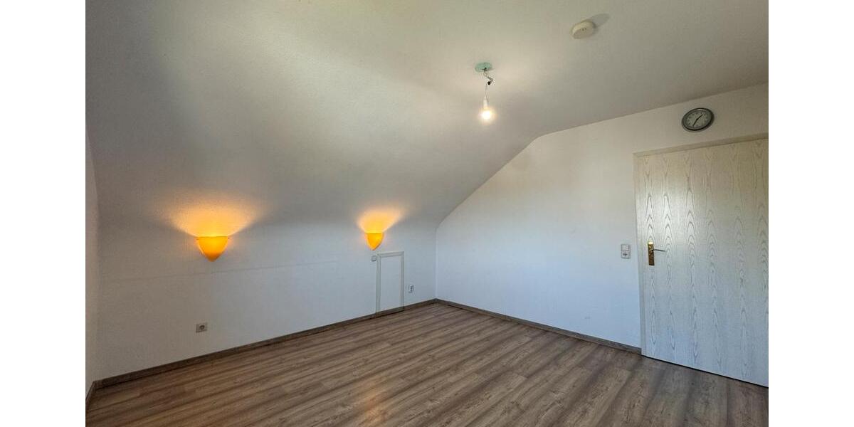 Dachgeschoßwohnung Gundelfingen - 4 Zimmer, 110 m&sup2;, 449.000&euro; | Angebot:27219906
