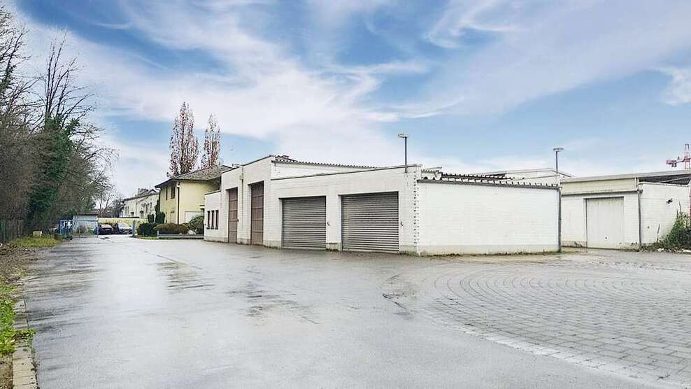Halle in Freiburg 4.100 € 242 m²