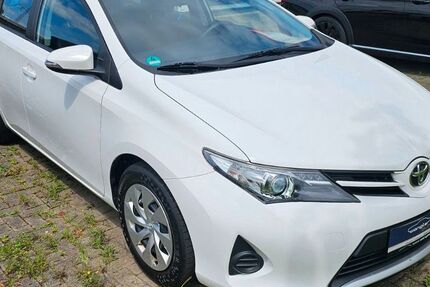 Toyota Auris 86.700 km 8.980 € Neuershausen 79232