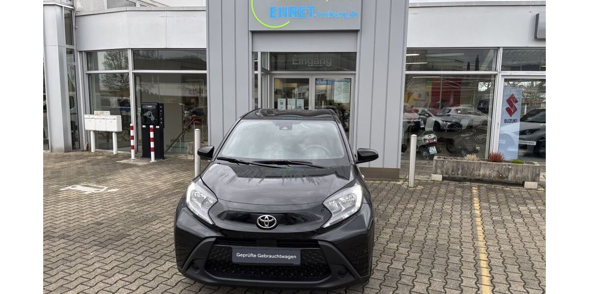 Toyota Aygo (X) 10.200 km 14.995 &euro; Freiburg 79111