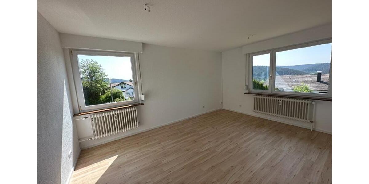 Erdgeschoßwohnung Furtwangen im Schwarzwald - 4 Zimmer, 104 m&sup2;, 820&euro; | Angebot:24770940