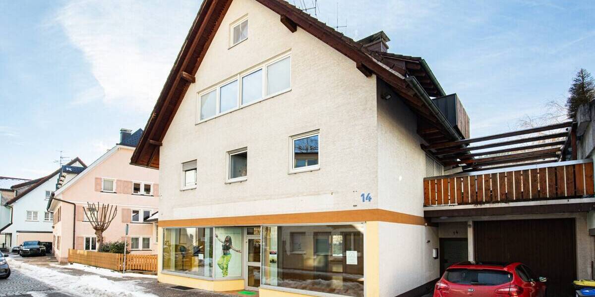 Mehrfamilienhaus, Wohnhaus Titisee-Neustadt Neustadt - 8 Zimmer, 238 m&sup2;, 399.000&euro; | Angebot:26555090