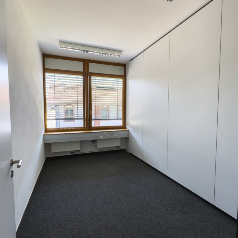 Moderne Büro- Gewerbefläche in Waldkirch— 5,5 Büroräume auf 155m