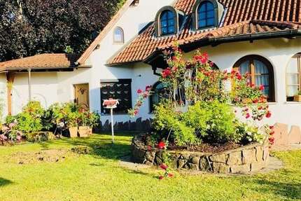 Haus zum Kaufen in Endingen am Kaiserstuhl 1.350.000 € 699 m² 15 zimmer