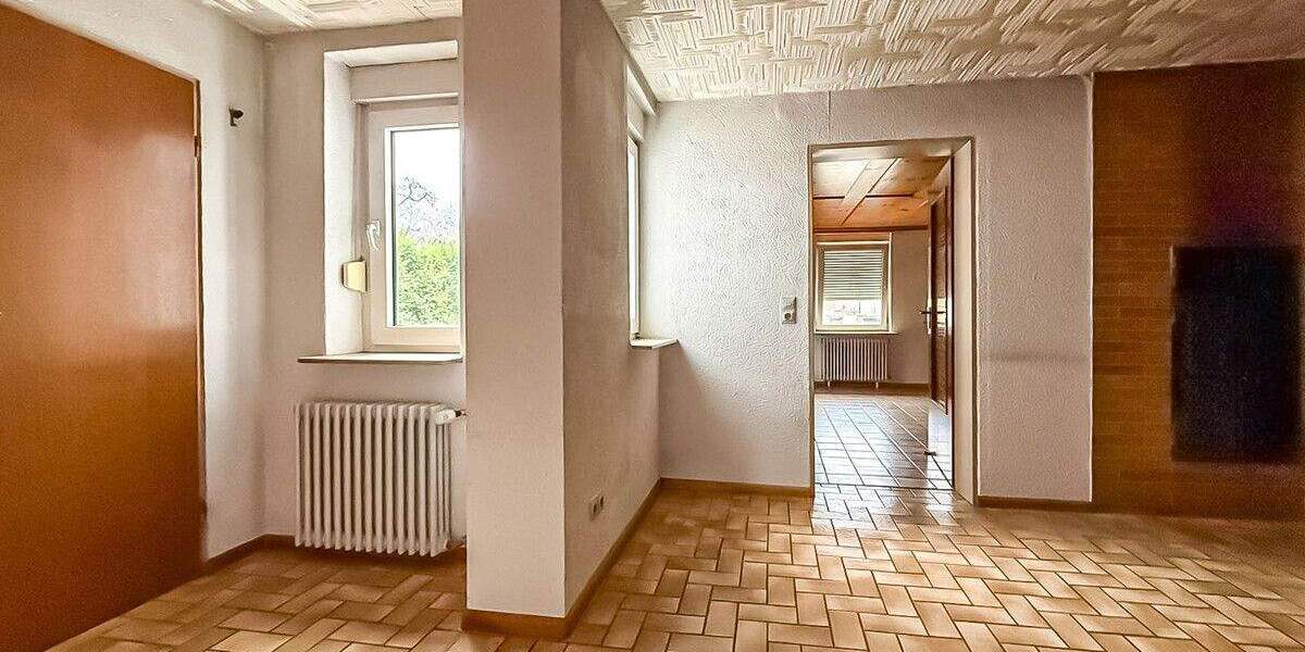 Mehrfamilienhaus, Wohnhaus Ebringen - 8 Zimmer, 212 m&sup2;, 699.000&euro; | Angebot:25774751