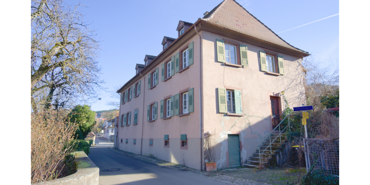 Einfamilienhaus Staufen im Breisgau - 13 Zimmer, 334 m&sup2;, 1.190.000&euro; | Angebot:25201282