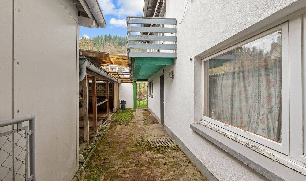 Mehrfamilienhaus, Wohnhaus Waldkirch - 7 Zimmer, 136 m&sup2;, 450.000&euro; | Angebot:25697051