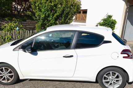 Peugeot 208 127.586 km 3.250 € Sölden 79294