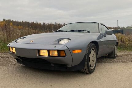 Porsche 928