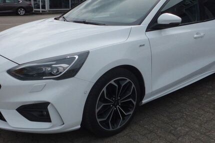 Ford Focus 61.641 km 17.990 &euro; Emmendingen 79312
