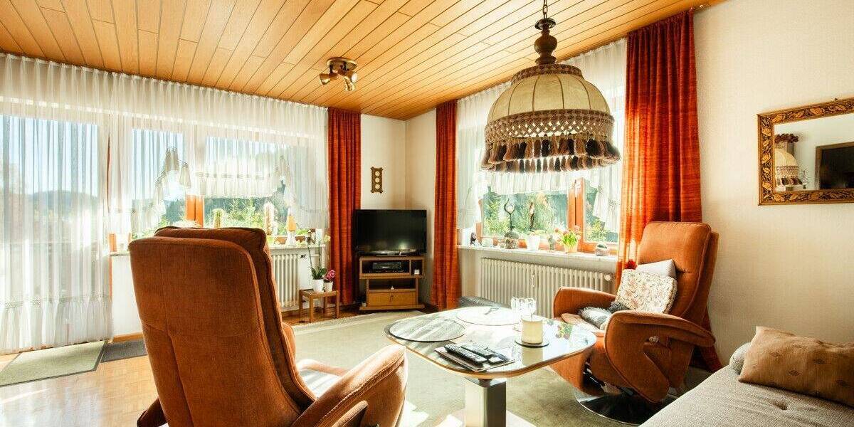Mehrfamilienhaus, Wohnhaus Titisee-Neustadt Neustadt - 8 Zimmer, 214 m&sup2;, 549.000&euro; | Angebot:24029175