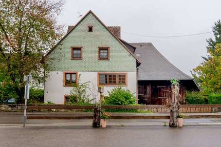 Haus zum Kaufen in Kirchzarten 790.000 € 208 m² 7 zimmer