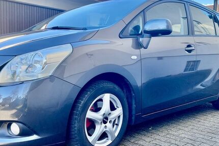 Toyota Verso 106.000 km 9.400 &euro; Denzlingen 79211