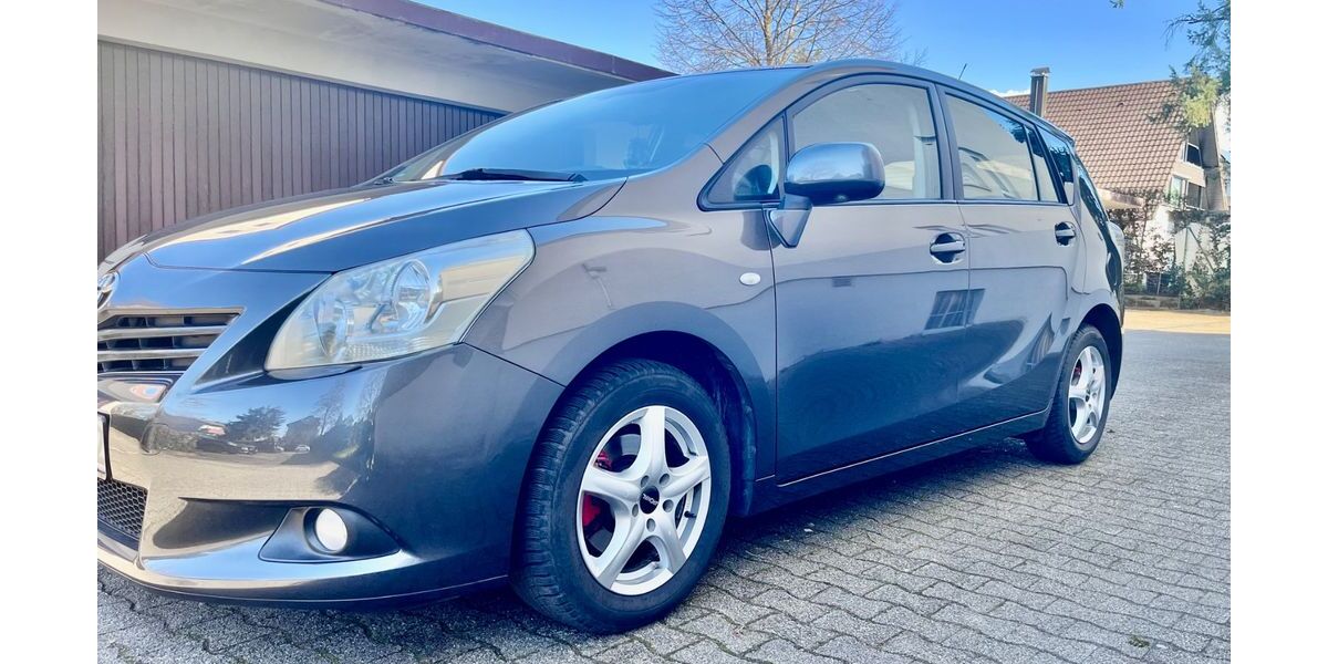 Toyota Verso 106.000 km 9.400 &euro; Denzlingen 79211