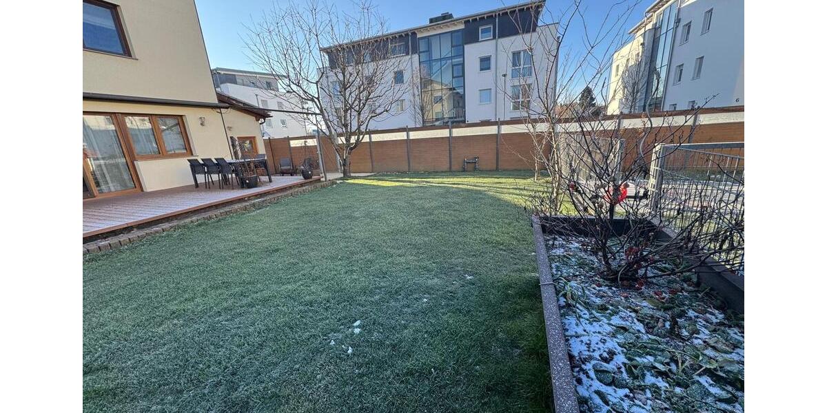 Doppelhaushälfte March - 13 Zimmer, 370 m&sup2;, 1.450.000&euro; | Angebot:24415609