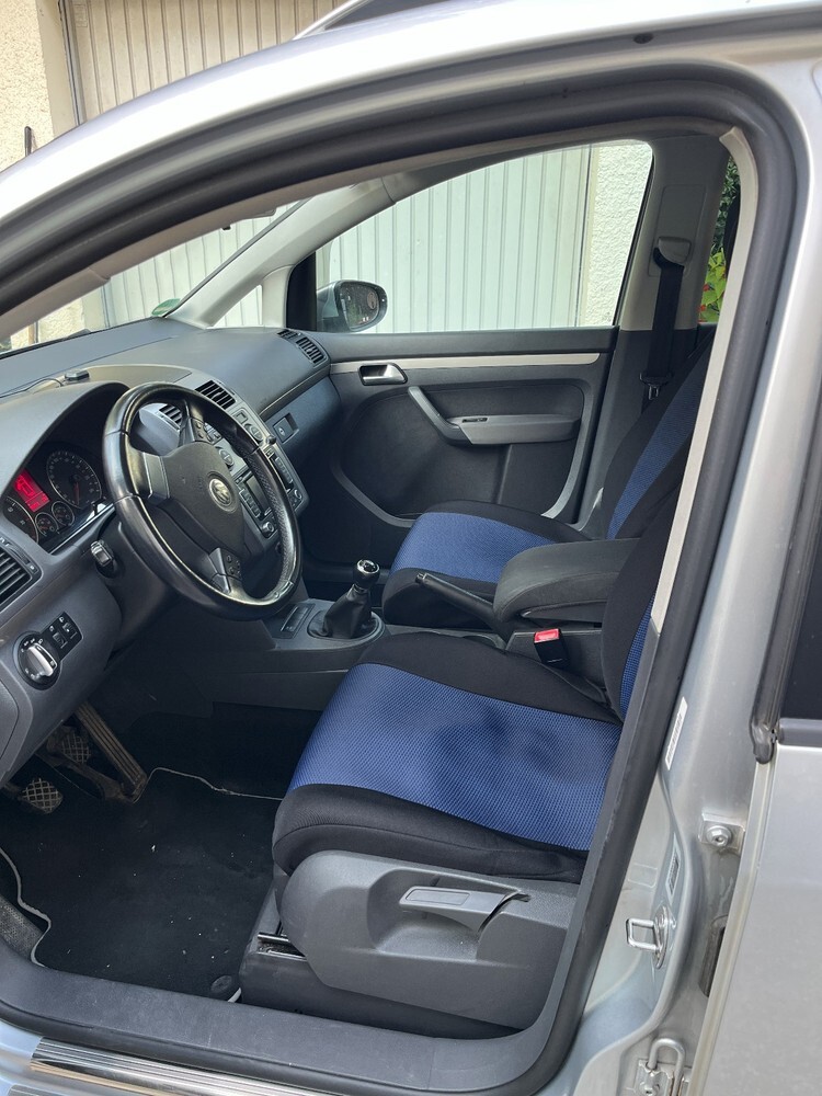 VW Touran 302.000 km 3.999 € Gottenheim 79288