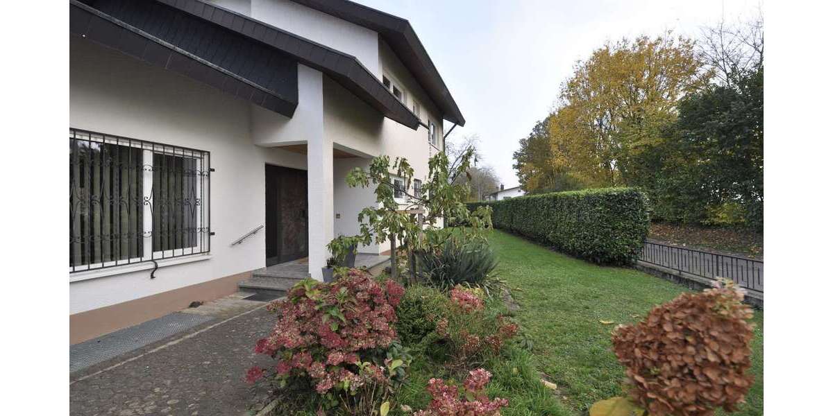 Haus zum Kaufen in Schallstadt 849.000 € 301 m² 7 zimmer