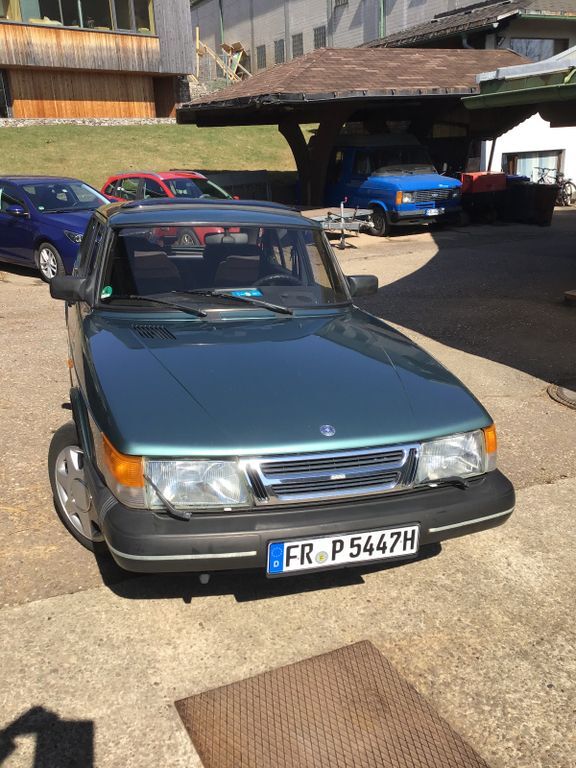 900