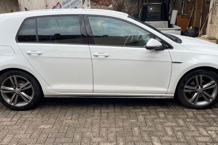 VW Golf 105.000 km 15.300 € Pfaffenweiler 79292