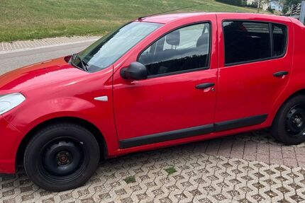 Dacia Sandero 128.000 km 2.400 &euro; Furtwangen 78120