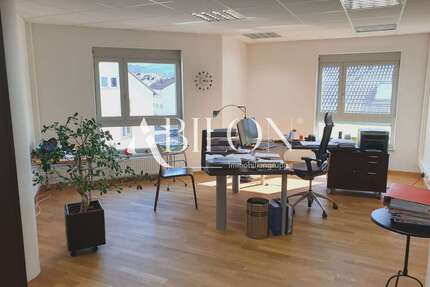 Büro in Freiburg im Breisgau 1.540 € 131 m²