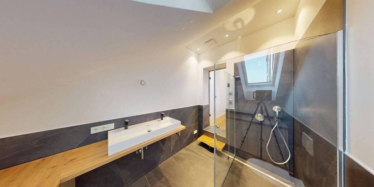 Etagenwohnung Freiburg Stühlinger - 2 Zimmer, 109 m&sup2;, 2.690&euro; | Angebot:26571760