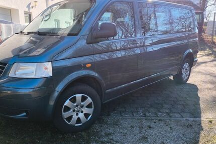 VW T5 Shuttle 289.622 km 8.199 &euro; Ebringen 79285