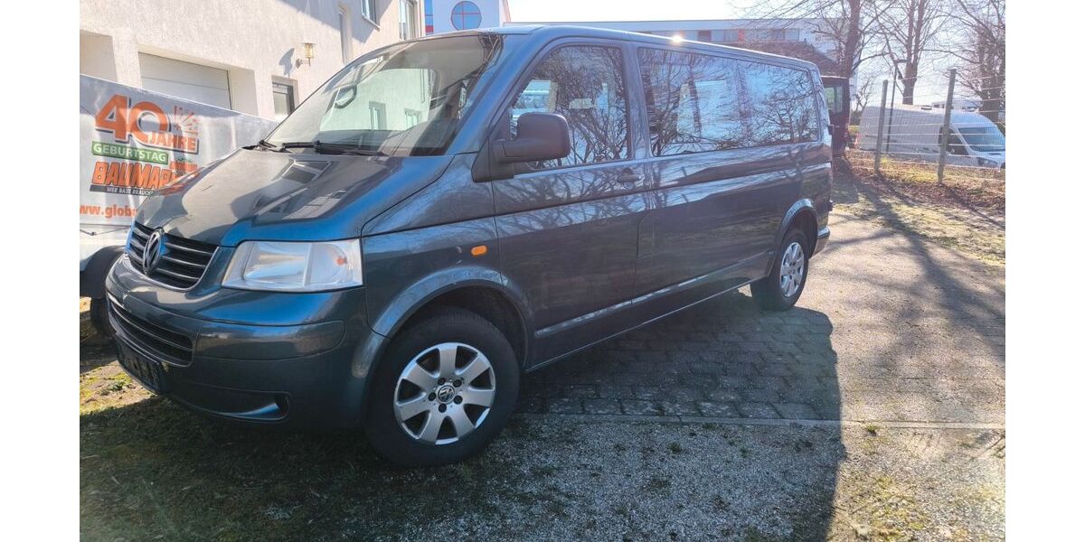 VW T5 Shuttle 289.622 km 8.199 &euro; Ebringen 79285