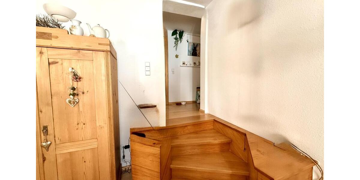 Etagenwohnung Staufen im Breisgau - 4 Zimmer, 121 m&sup2;, 1.600&euro; | Angebot:25907956