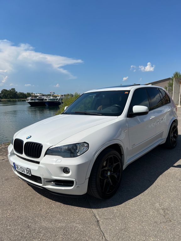 BMW X5 285.000 km 11.200 € Breisach am Rhein 79206