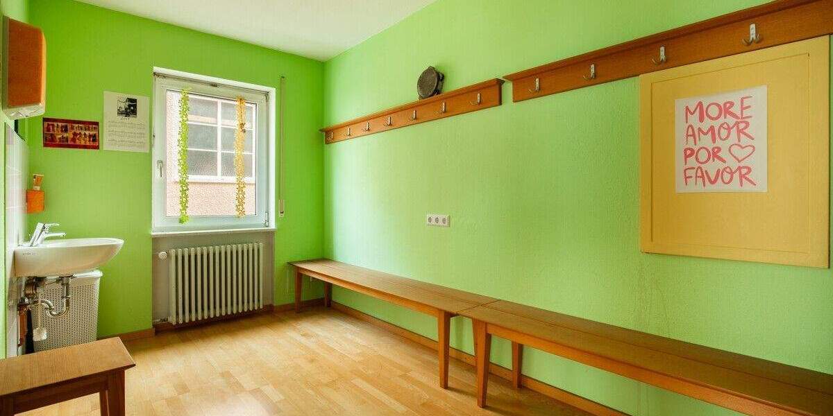 Mehrfamilienhaus, Wohnhaus Titisee-Neustadt Neustadt - 8 Zimmer, 152 m&sup2;, 399.000&euro; | Angebot:25797708