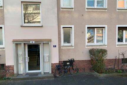 Exklusive, sanierte 3-Zimmer Wohnung mit Balkon und Einbauküche