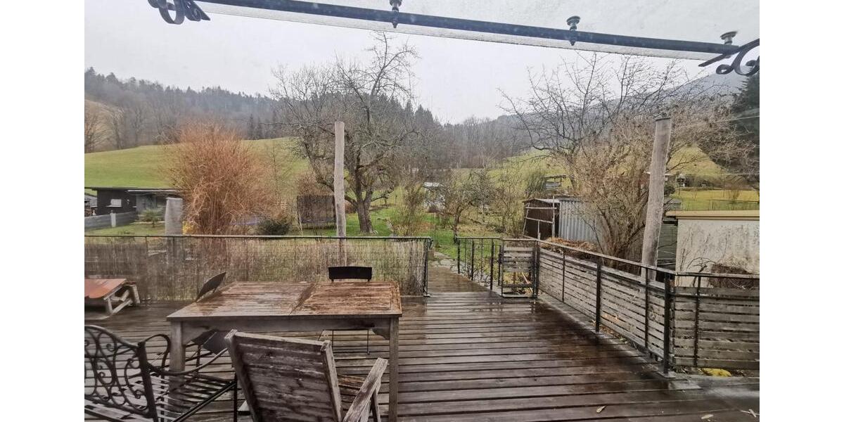 Etagenwohnung Freiburg im Breisgau Ebnet - 6 Zimmer, 140 m&sup2;, 550&euro; | Angebot:25099179