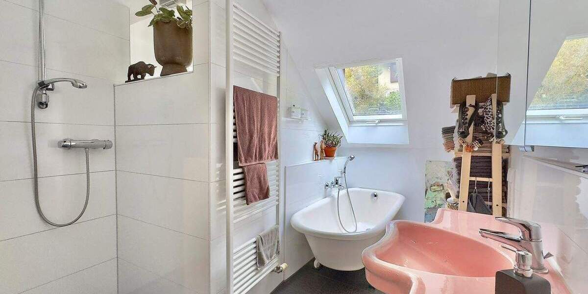 Etagenwohnung Freiburg im Breisgau Günterstal - 4 Zimmer, 97 m&sup2;, 598.000&euro; | Angebot:26143031