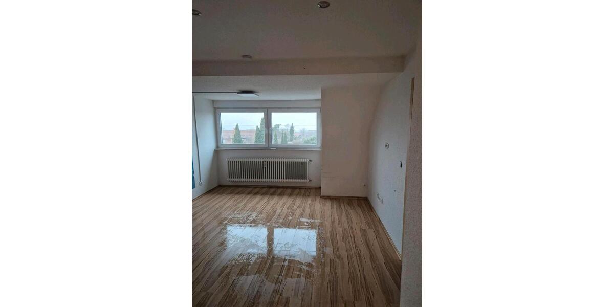 Dachgeschoßwohnung Neuenburg am Rhein - 5 Zimmer, 134 m&sup2;, 340.000&euro; | Angebot:26803415