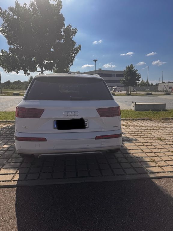 Q7