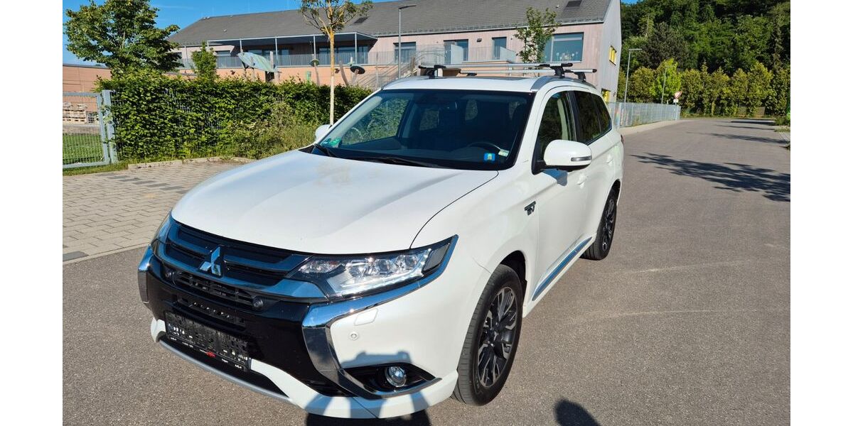 Mitsubishi Plug-in Hybrid Outlander 241.000 km 11.500 &euro; Neuenburg 79395