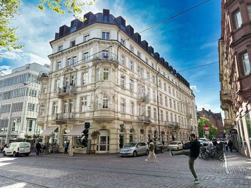Einzelhandel in Freiburg im Breisgau 5.450 € 162.2 m²