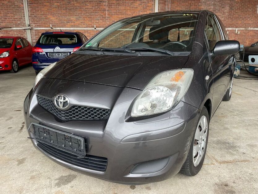 Toyota Yaris 181.414 km 2.499 € Herbolzheim 79336