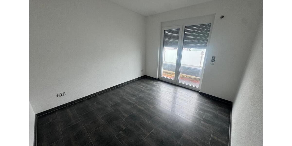 Dachgeschoßwohnung Rheinhausen - 4 Zimmer, 102 m&sup2;, 1.650&euro; | Angebot:24891175