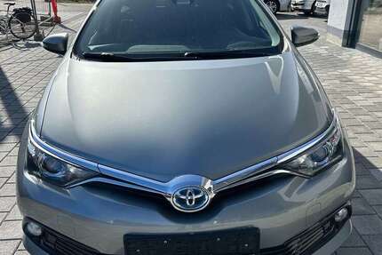 Toyota Auris 135.200 km 11.900 &euro; Breisach 79206
