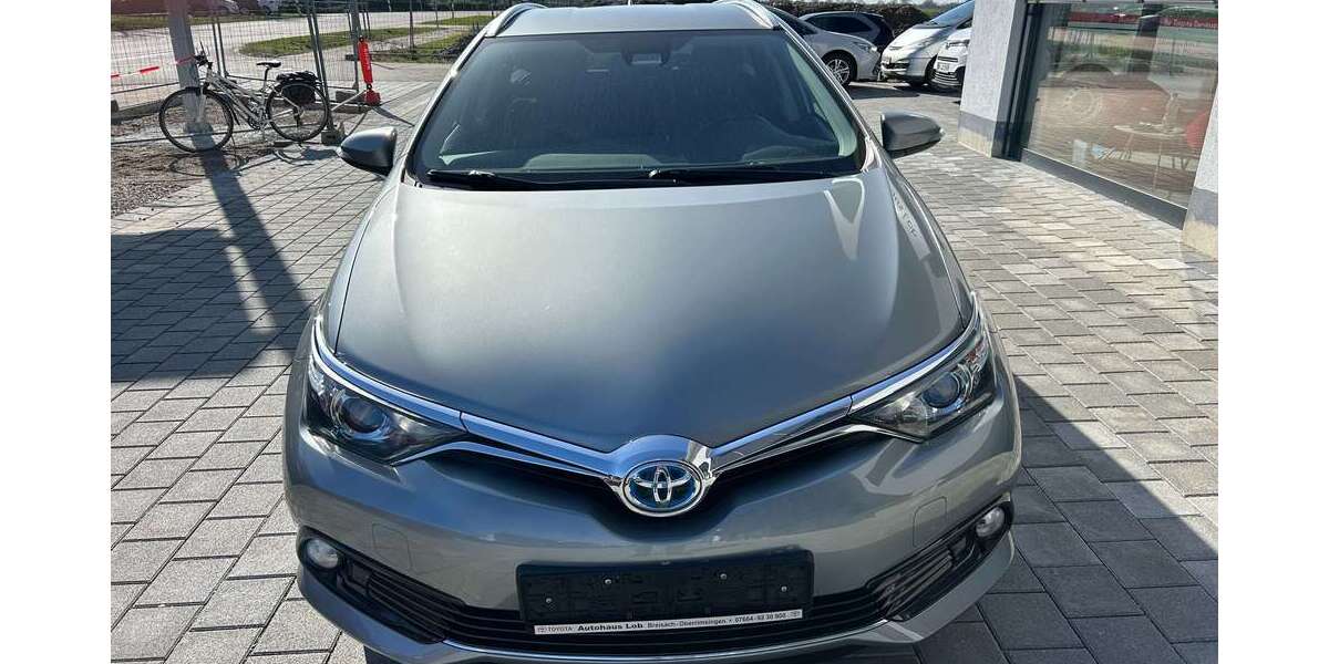 Toyota Auris 135.200 km 11.900 &euro; Breisach 79206