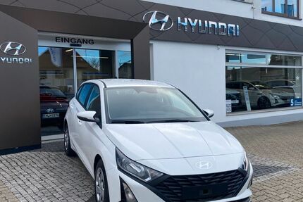 Hyundai i20 1.500 km 17.690 &euro; Emmendingen-Kollmarsreute 79312