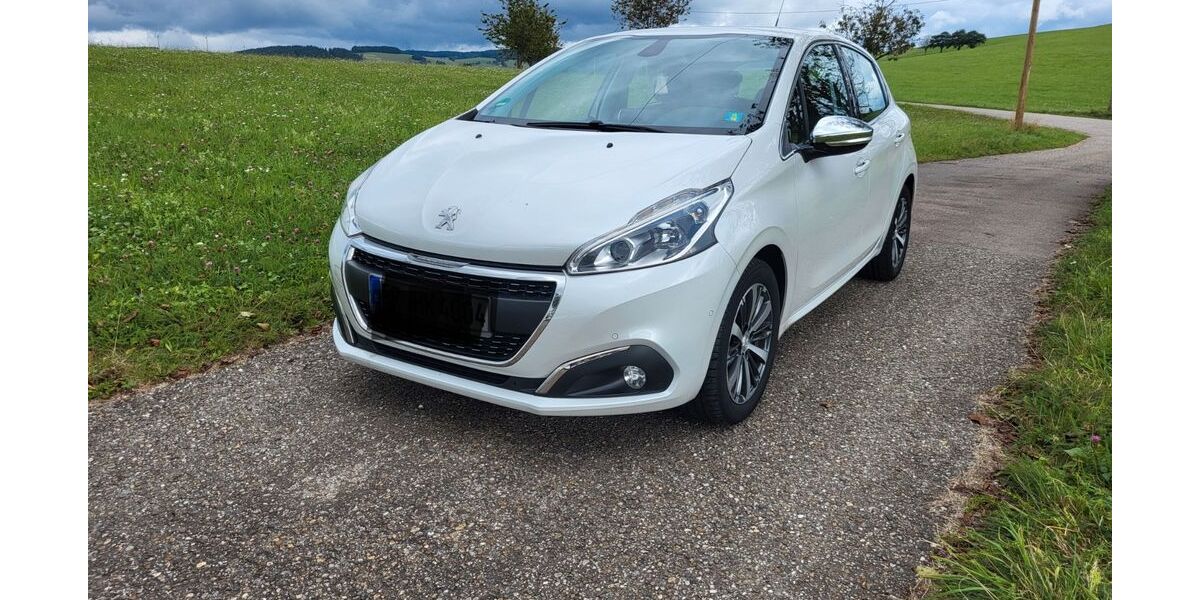 Peugeot 208 79.000 km 5.999 &euro; St. Peter 79271