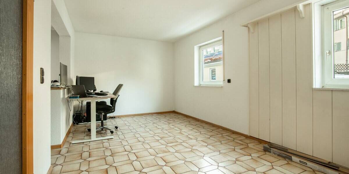 Mehrfamilienhaus, Wohnhaus Titisee-Neustadt Neustadt - 8 Zimmer, 238 m&sup2;, 399.000&euro; | Angebot:26555090