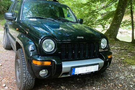 Jeep Cherokee 190.000 km 3.250 &euro; Titisee Neustadt 79822