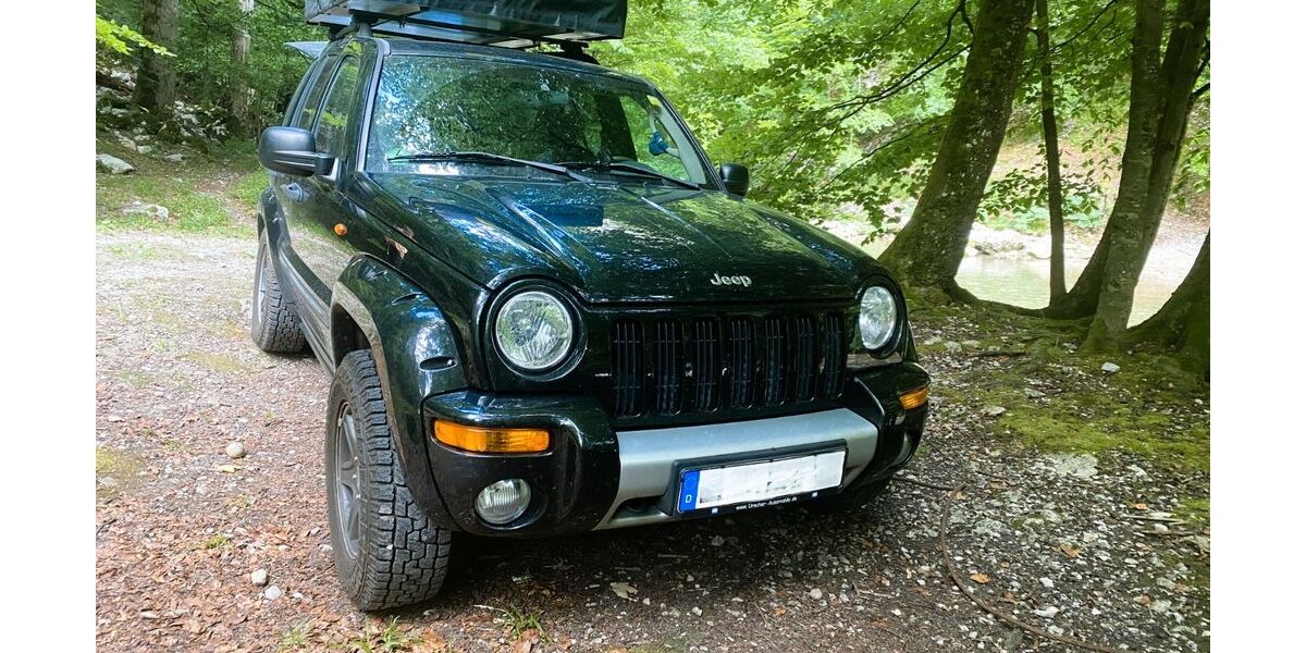 Jeep Cherokee 190.000 km 3.250 &euro; Titisee Neustadt 79822