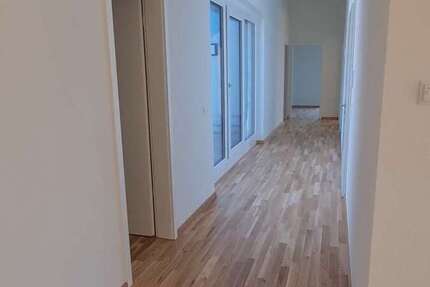 Wohnung zum Kaufen in March 680.000 € 111.86 m² 3 zimmer