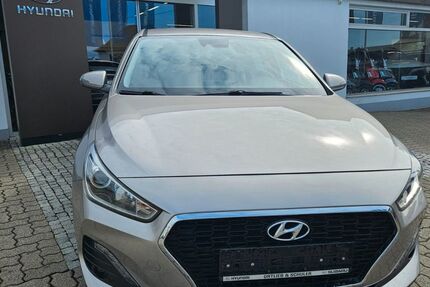 Hyundai i30 53.950 km 13.890 &euro; Emmendingen-Kollmarsreute 79312