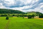 BIETERVERFAHREN: Idyllisch gelegenes Baugrundstück mit Wiesengrundstücken